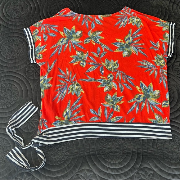 Tropical Print Tee w/ Stripe Trim - Picture 3 of 6